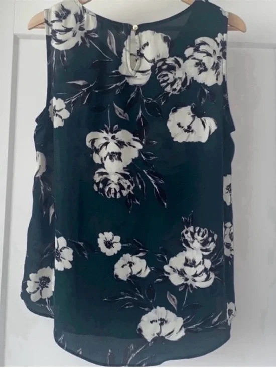 💚 DKNY Black, Hunter Green, and Ivory Floral Sleeveless Top/ Tank - Size Medium - Picture 3 of 5